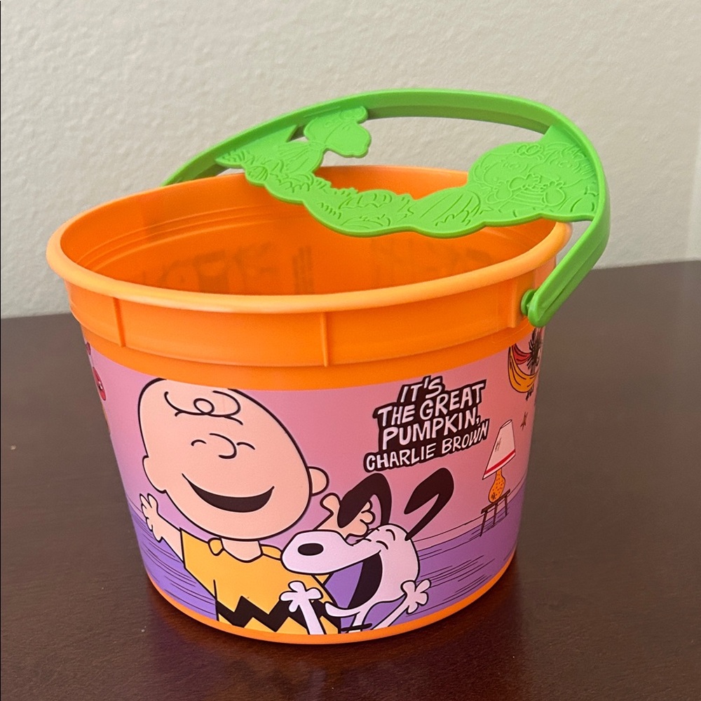 McDonald’s It’s the great pumpkin, Charlie Brown bucket